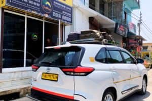 crysta hycross cab for Uttarakhand tour